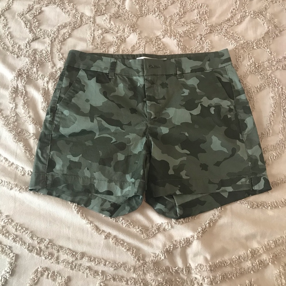 Old Navy Mid Rise Camo Cotton Twill Shorts